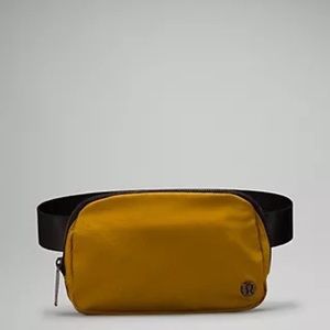 Lululemon Everywhere Belt Bag in Gold Spice